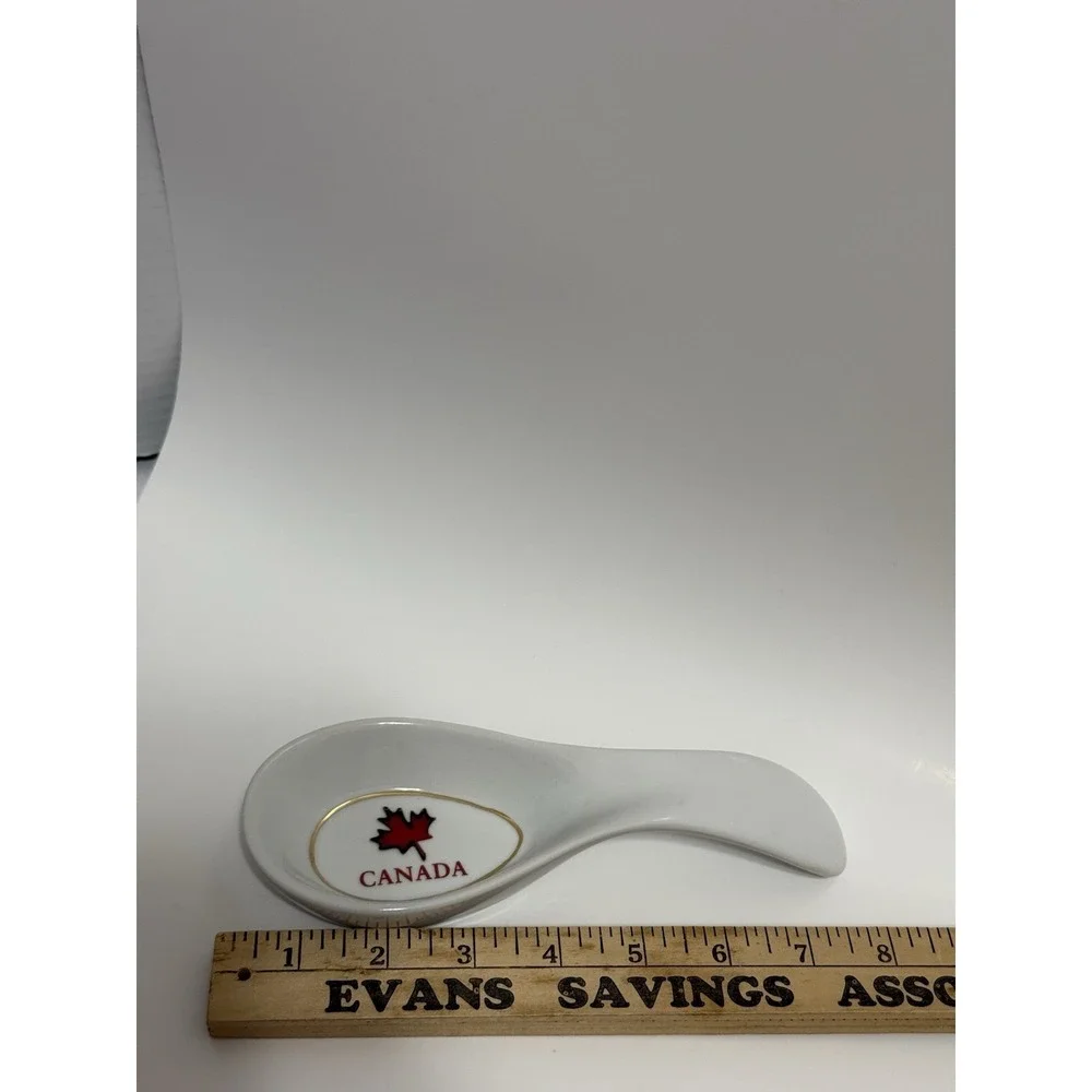Vintage Canadian Maple Leaf 8 Inch Spoon Rest Pre-‎ Owned
